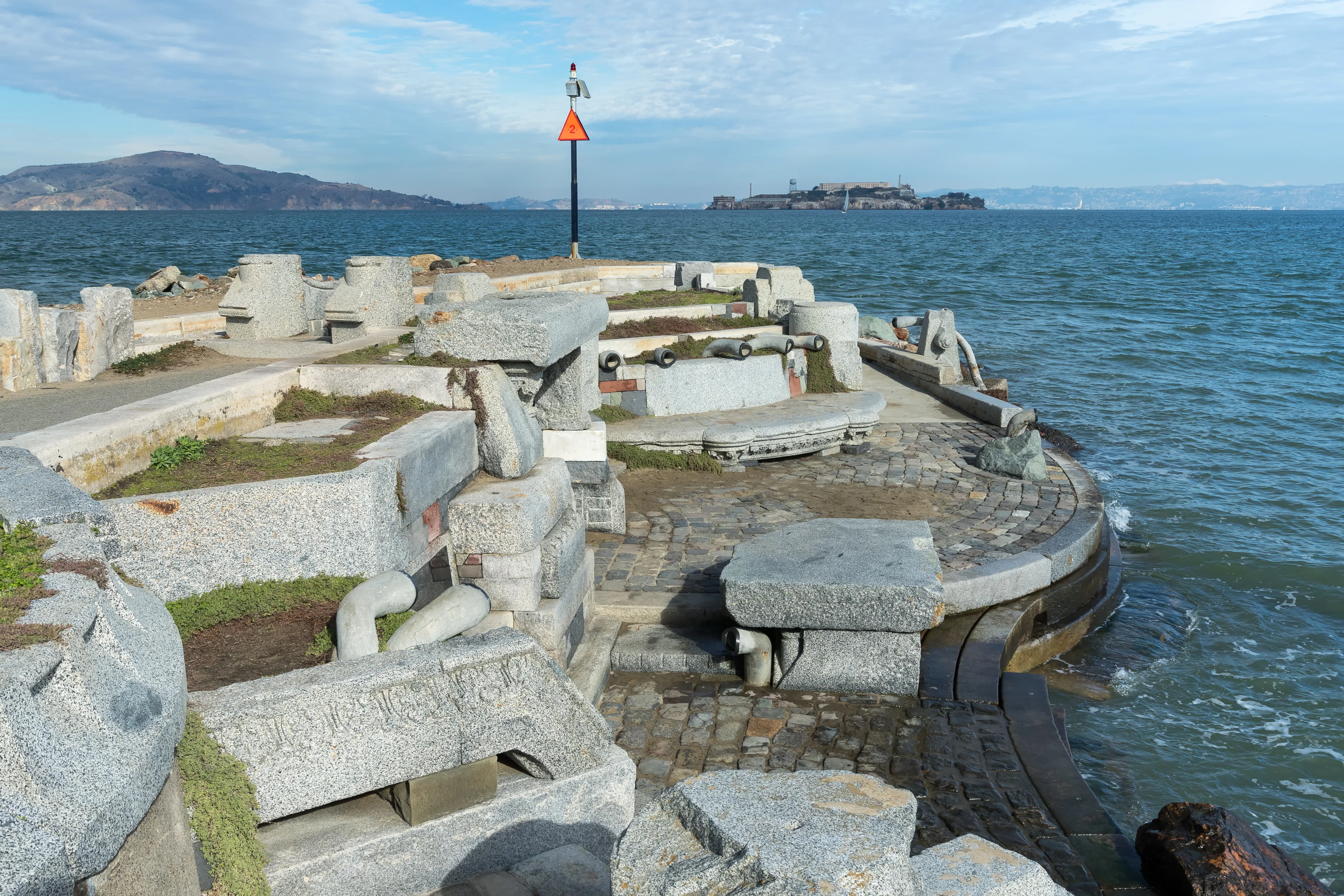 The Acoustics of Salt: How Coastal Houses Edit the Sound of the Sea — photograph 4